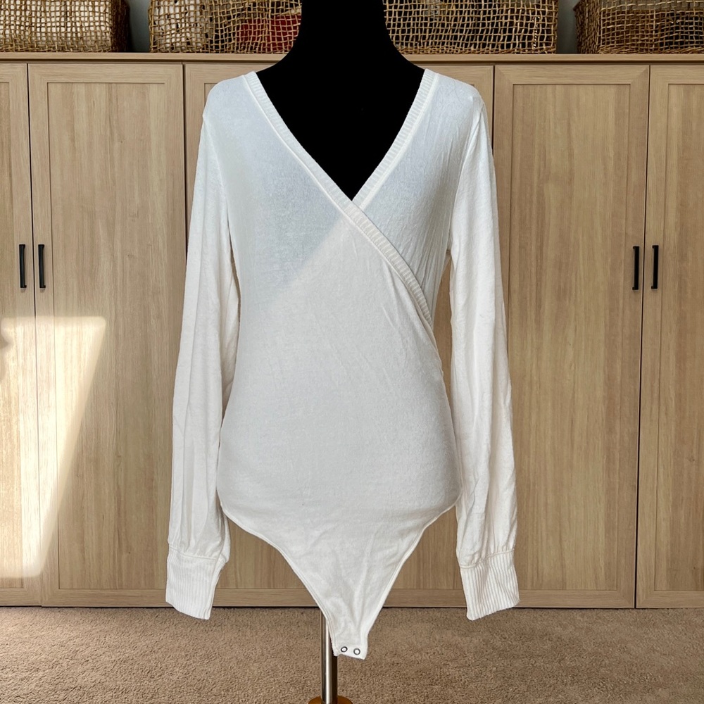 Abercrombie & Fitch White Soft A&F Cozy V Neck Wrap Sweater Bodysuit Sz Medium M
